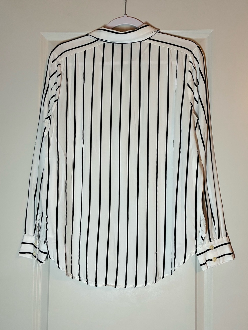 Forever 21 Contemporary Black and White Striped Button-Up Shirt Medium - Picture 3 of 4